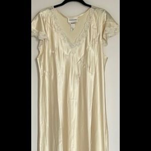 Vintage sleepgown